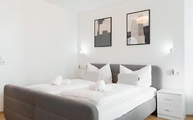 Untersee-Suite Istayunixi Seenaehe-Terrasse-Workspace-Netflix-Parkplatz